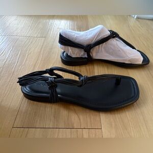 Vince “Deja” black leather sandal. Size 7-new!